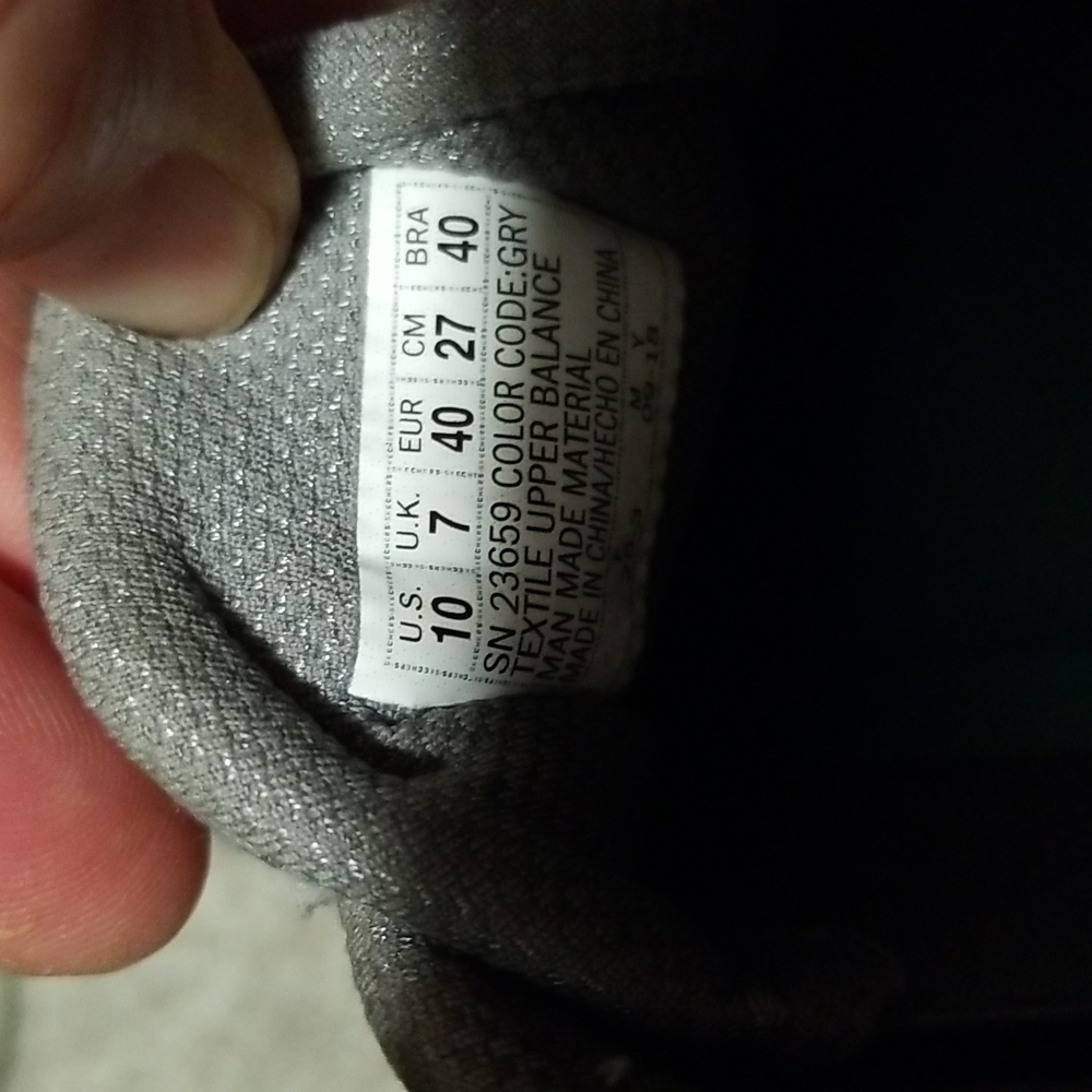 Skechers With Memory Foam. Size 10 - image 3